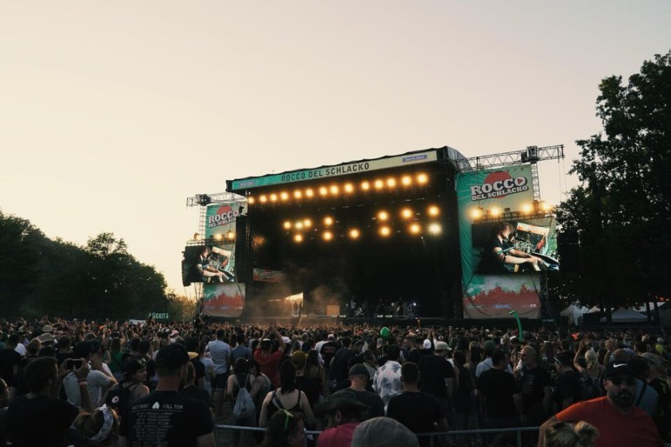 Rocco Del Schlacko Zweite Bandwelle mit Rise Against, Feine Sahne Fischfilet und weiteren